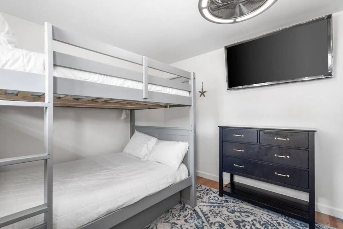 Belaire Bungalow Gated Beach Access بنما سيتي بيتش بيت للعطل