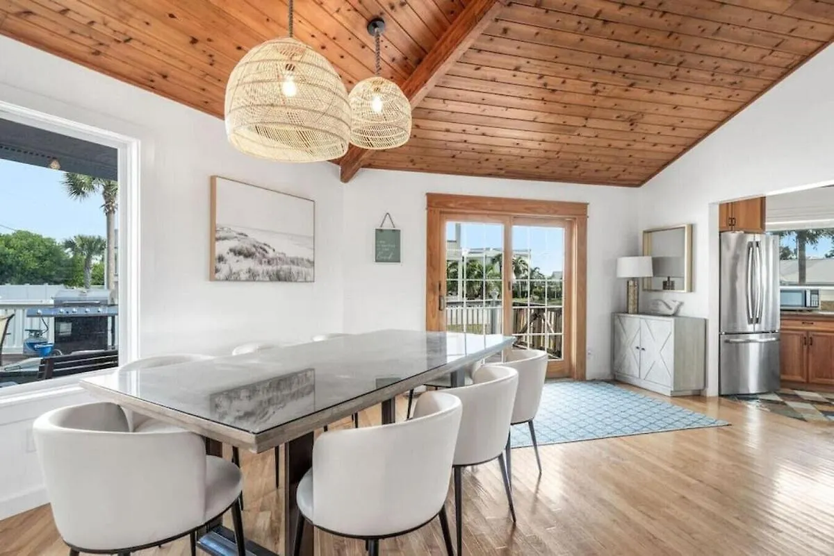Belaire Bungalow Gated Beach Access بنما سيتي بيتش