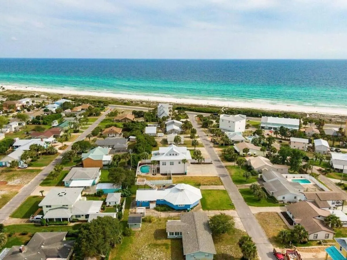 Belaire Bungalow Gated Beach Access بنما سيتي بيتش بيت للعطل